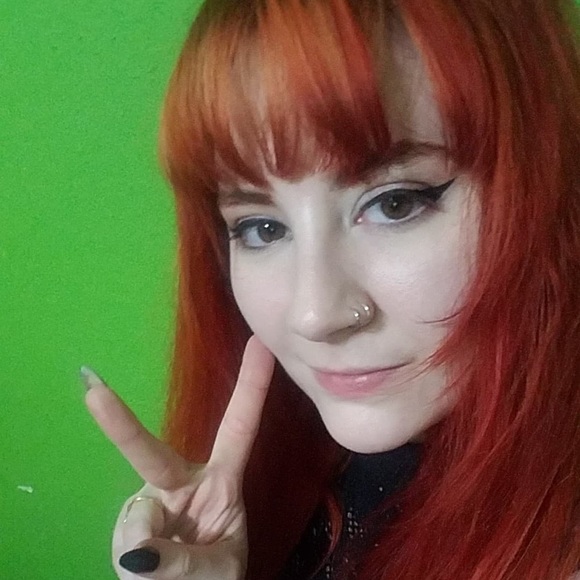 Meet your Posher, Jennifer - Picture 3 of 4